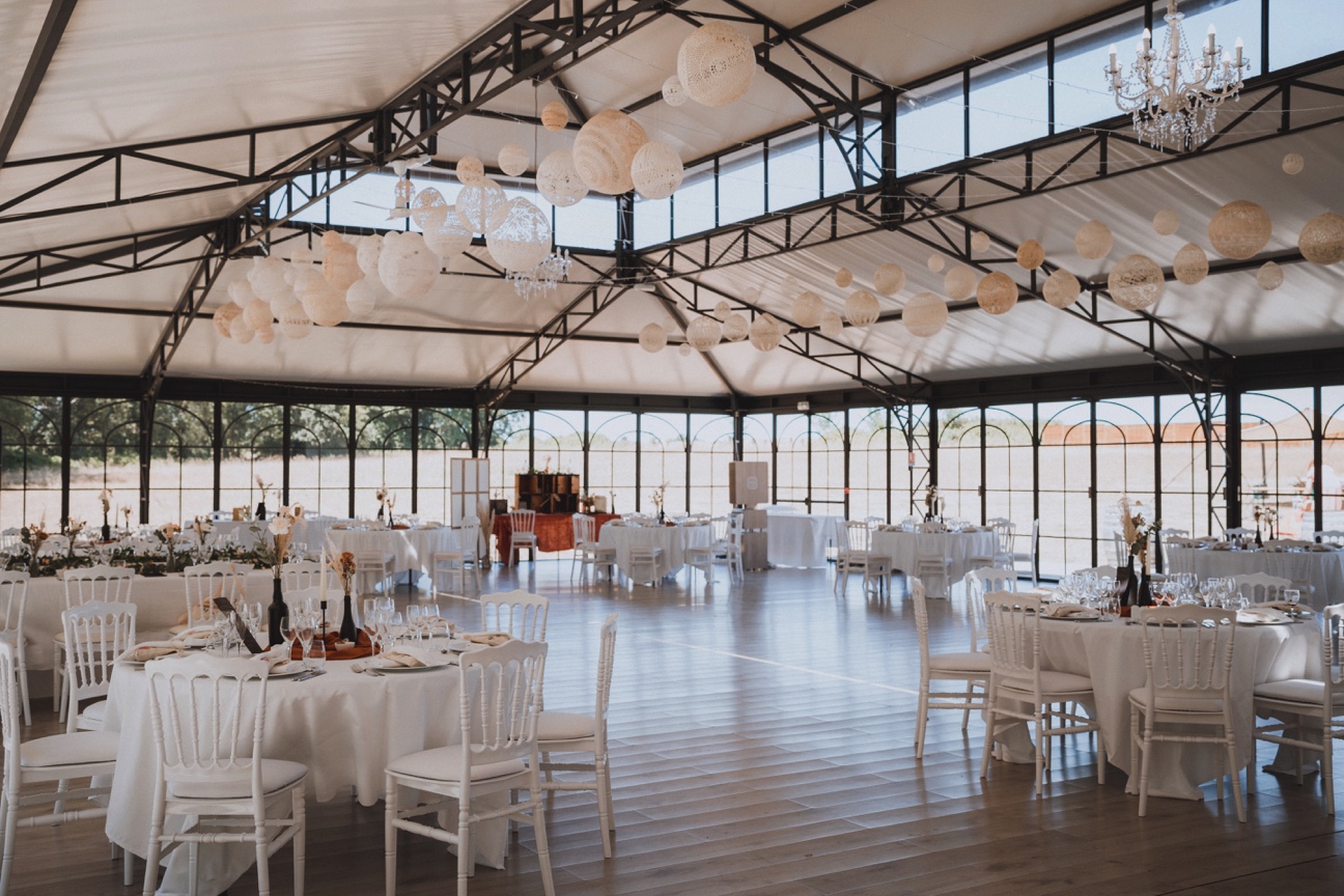 décoration mariage moderne et romantique chapeaute l'Oiselinière